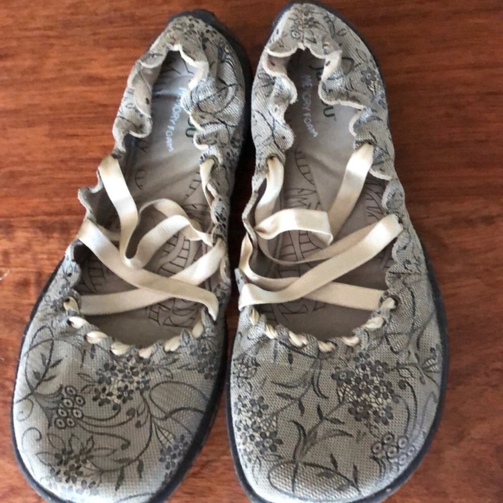 Jambu Stretchy Laced Mary Janes